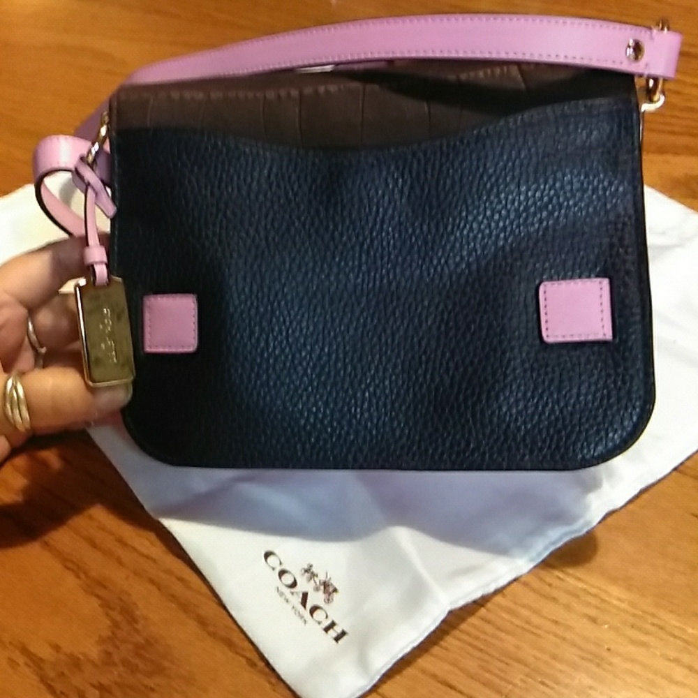 Authentic Coach Handbag - Picture 6 of 8